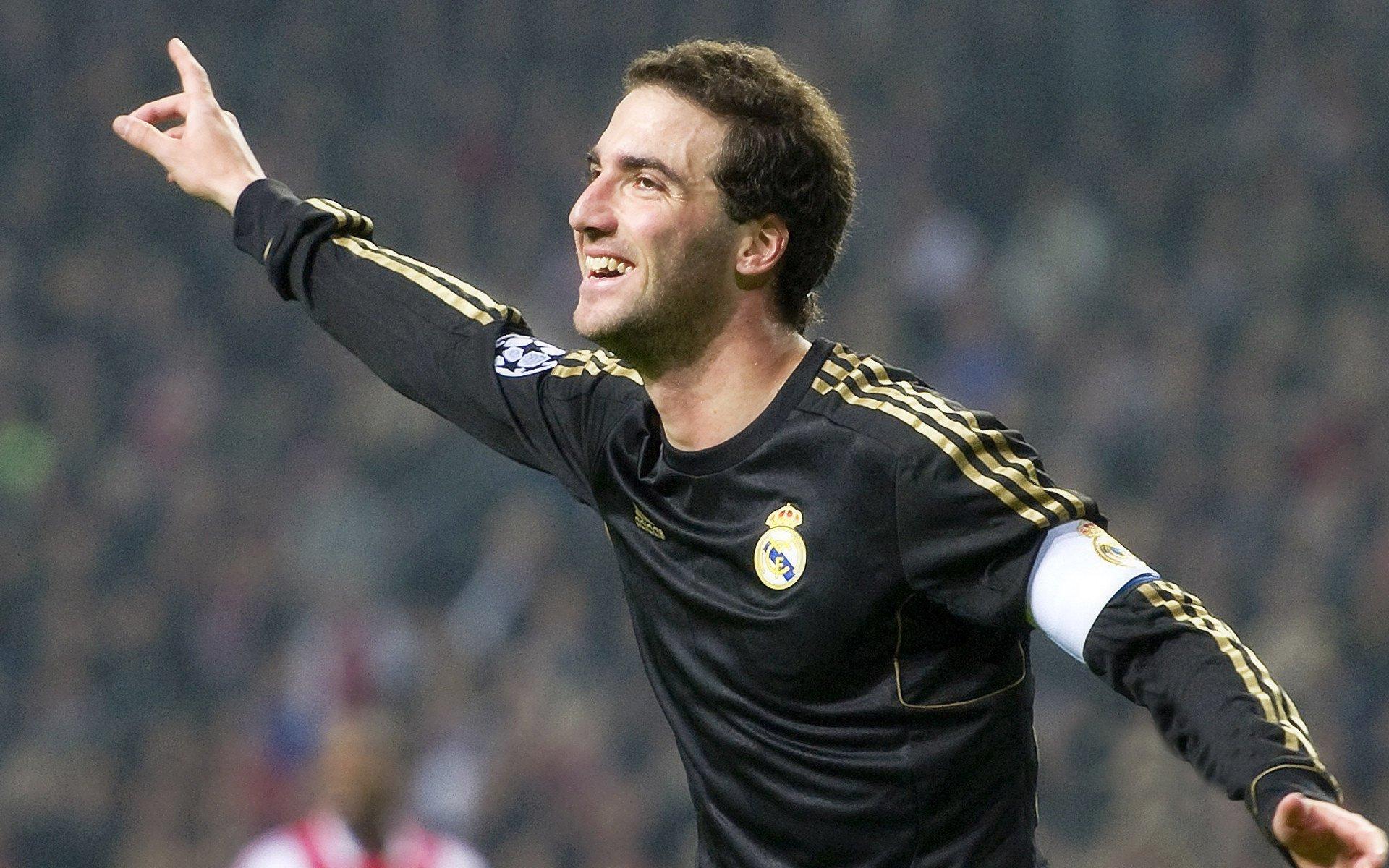 绿茵新纪元,数据揭示,新一代进球机器已超越传奇,他正改写足球历史